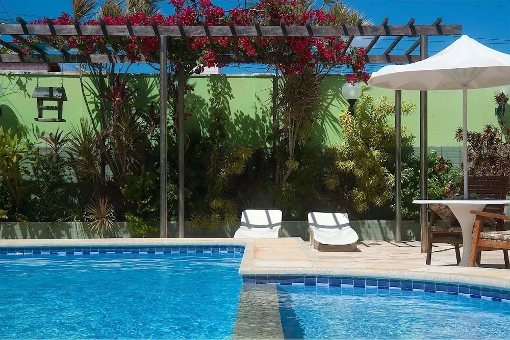 Casa com Piscina na Praia do Iguape by Carpediem