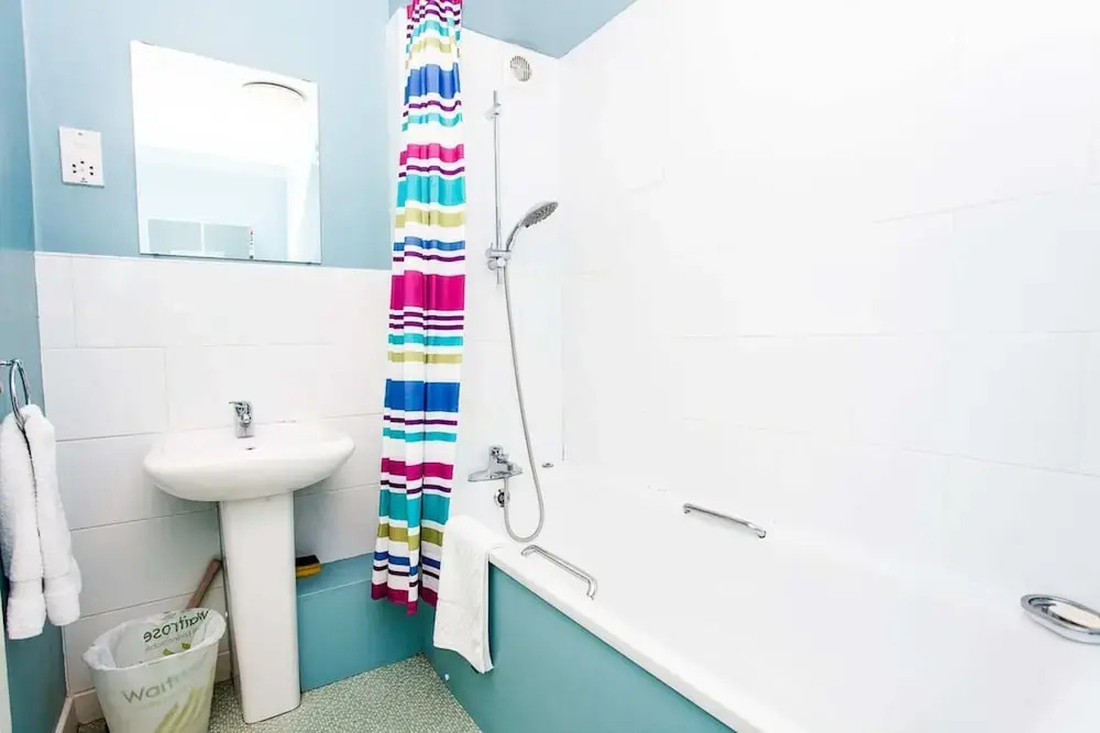 Charming Peaceful 2 Bed with Parking and Garden