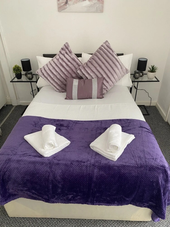 Modern 3-bed, 4 Bath House in Coventry City Centre