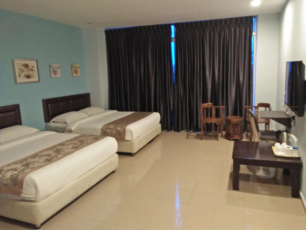 TIONG HUA HOTEL