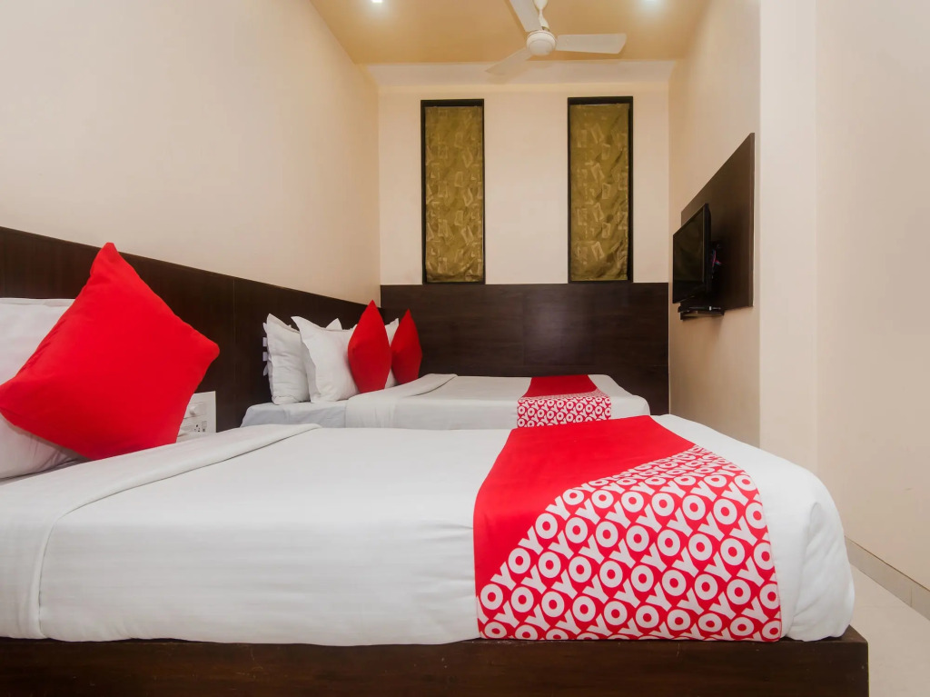 OYO 23656 Parimeet Hotel