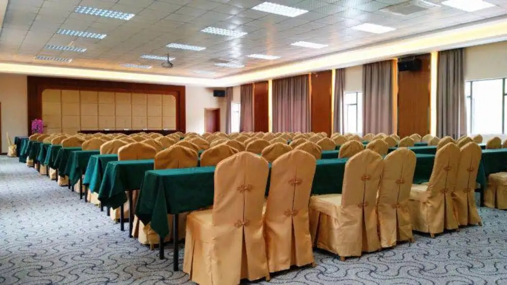 Yi Jing Lin Feng Hot Spring Hotel