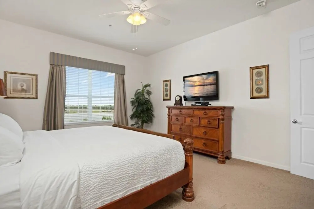 Pool View Penthouse 3 Bedroom Condo