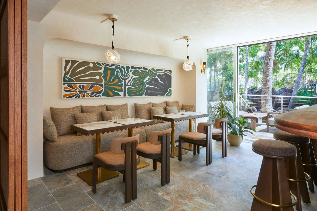 Courtyard by Marriott Waikiki Beach