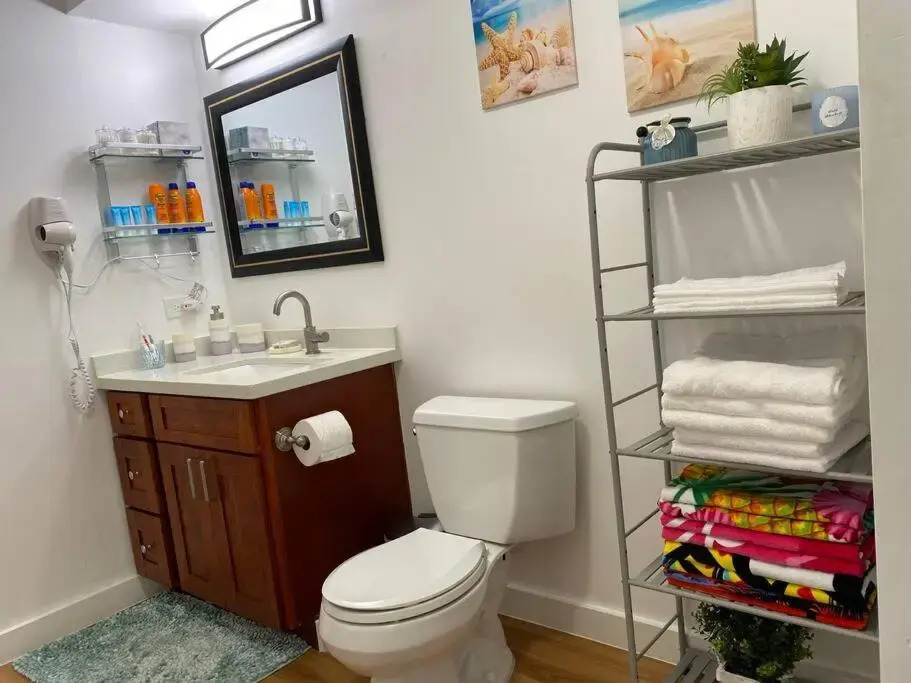 Luxury 2beds,2baths, free parking at Waikiki Beach
