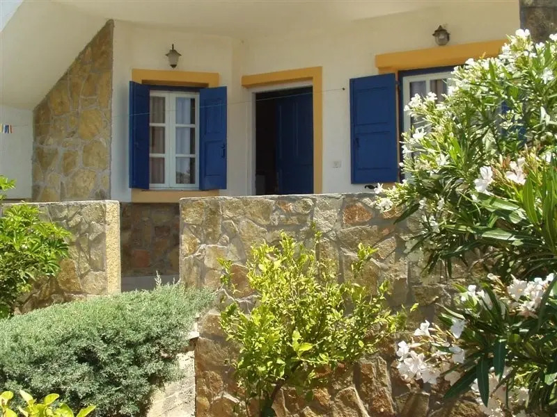 Elenis Apartments