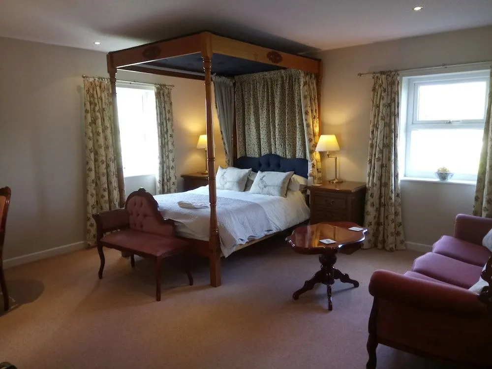 Elmfield House