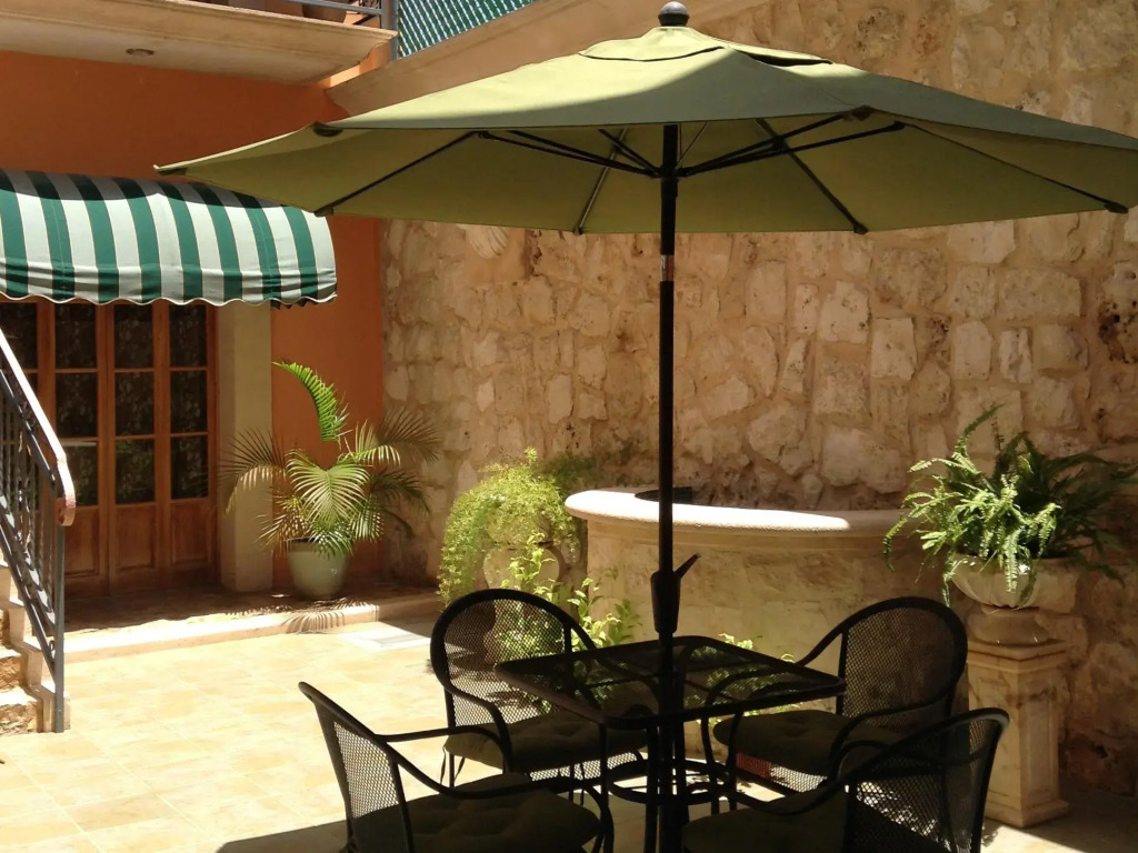 Cancun International Suites