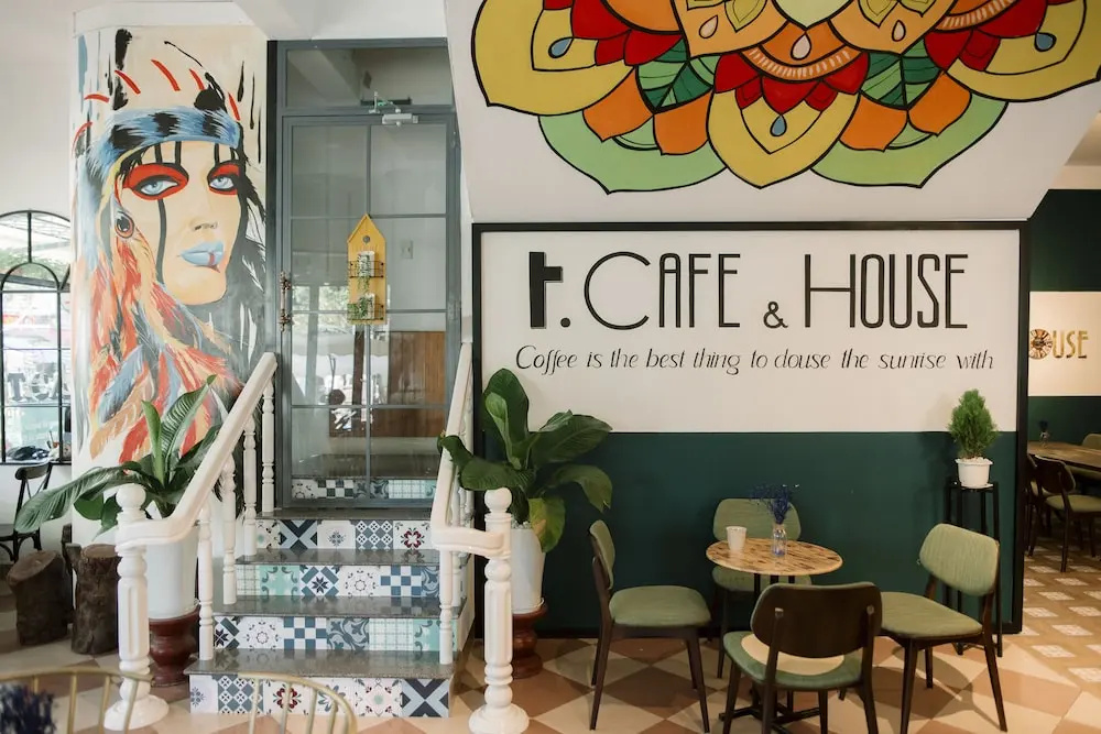 T Cafe and House