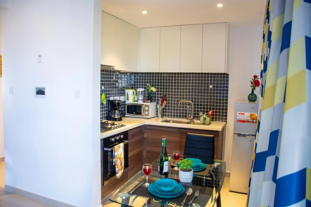 ASTORIA 1BDR with a gym&pool with views
