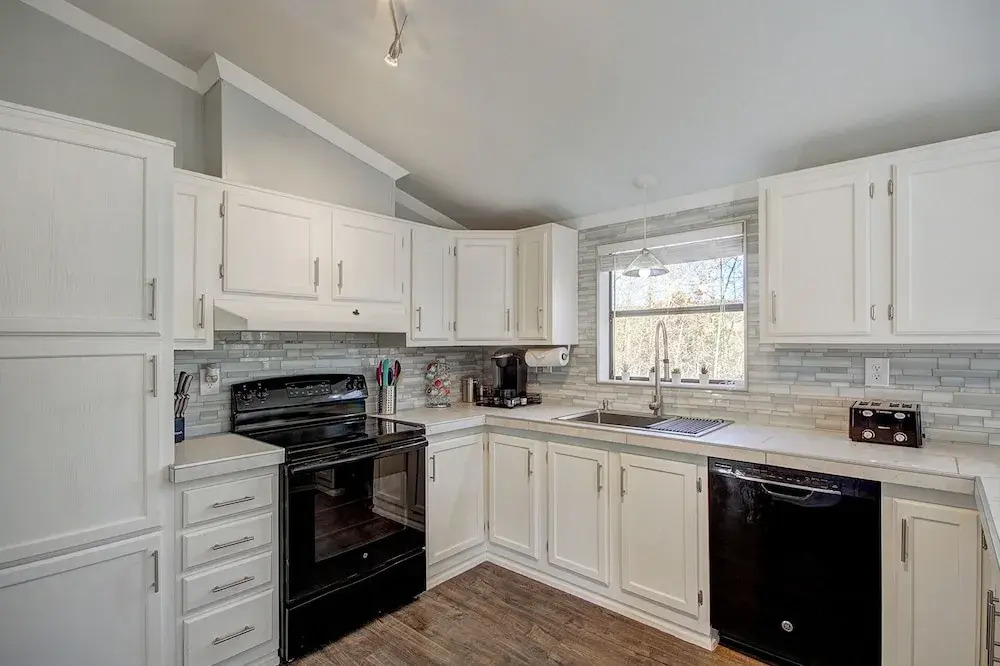 Ski Hill 3 Bedroom Home by Redawning