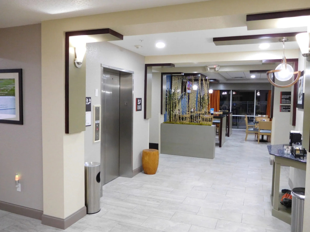 Best Western Waldo Inn & Suites