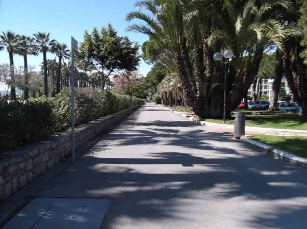 Le Petit Magellan by Welcome to Cannes