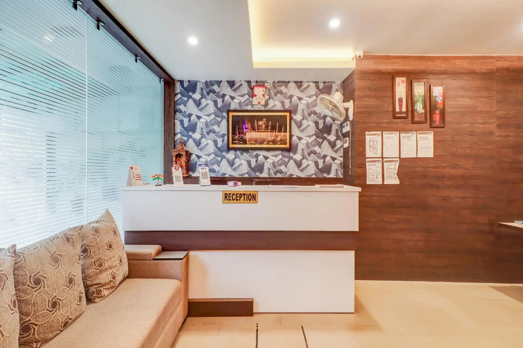 OYO Flagship 74216 Hotel Oracle Inn