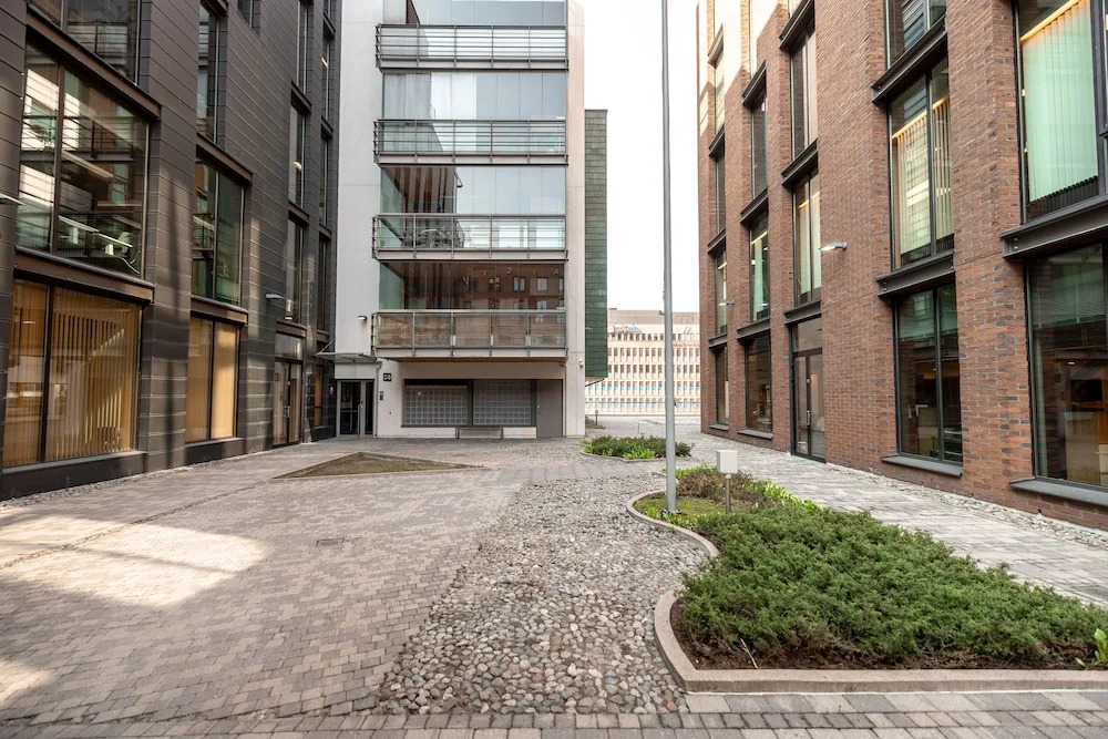 2ndhomes Stylish 1BR Apt w Sauna&Balcony
