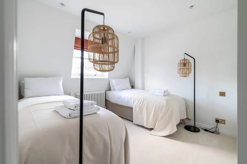 Impressive and Gorgeous Kensington Family Home