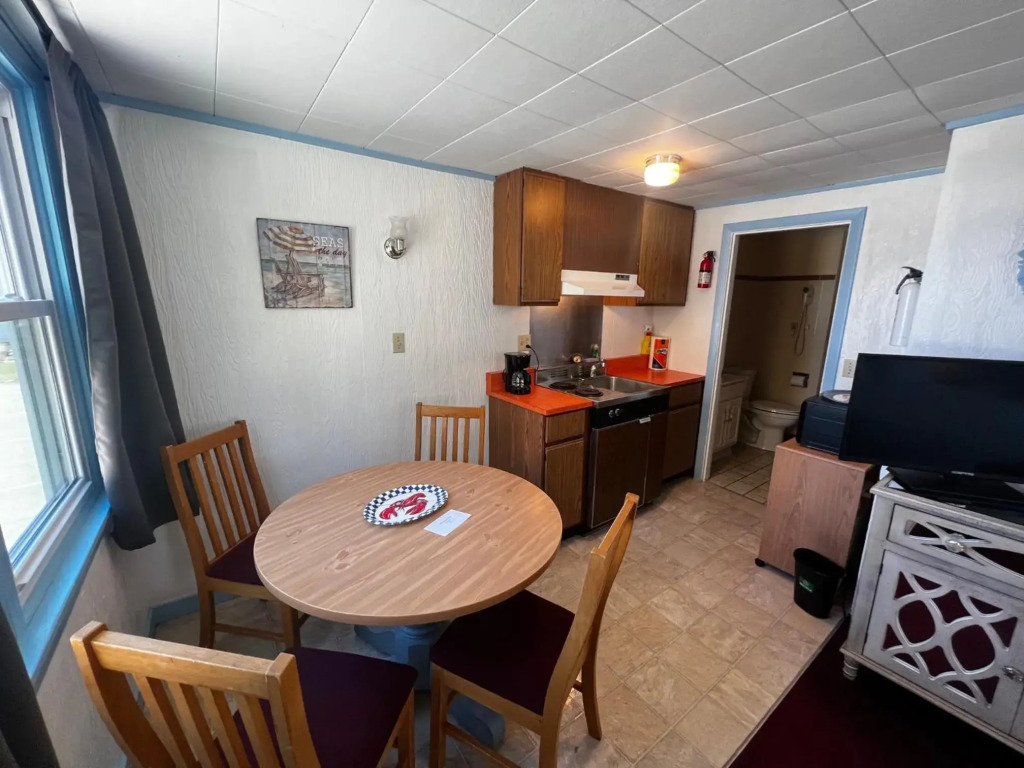 Claddagh Motel & Suites