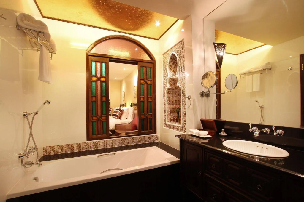SHEIK ISTANA HOTEL CHIANGMAl