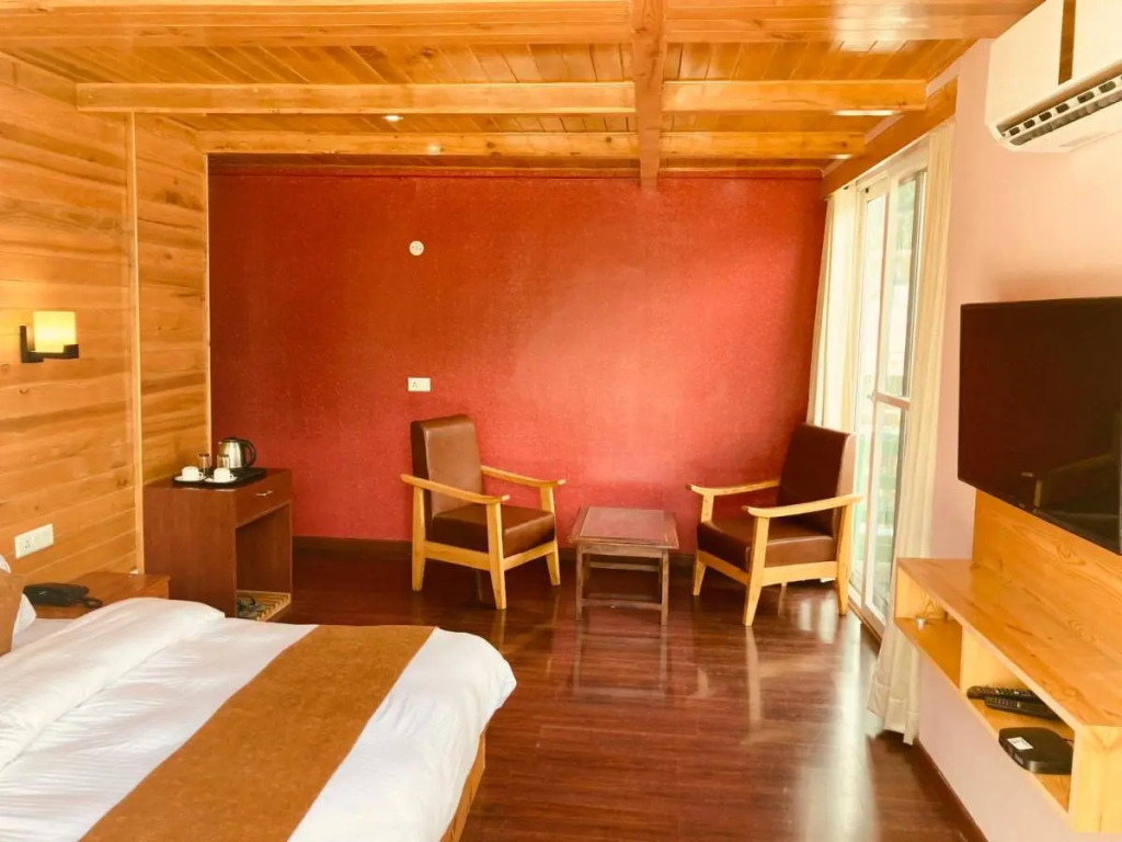 Vista Resort Near Mall Road Manali - Centrally Heated & Air Cooled