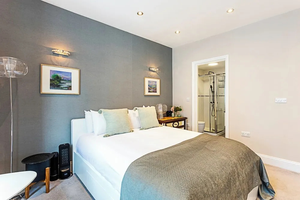 Stunning Flat in the Heart of Parsons Green