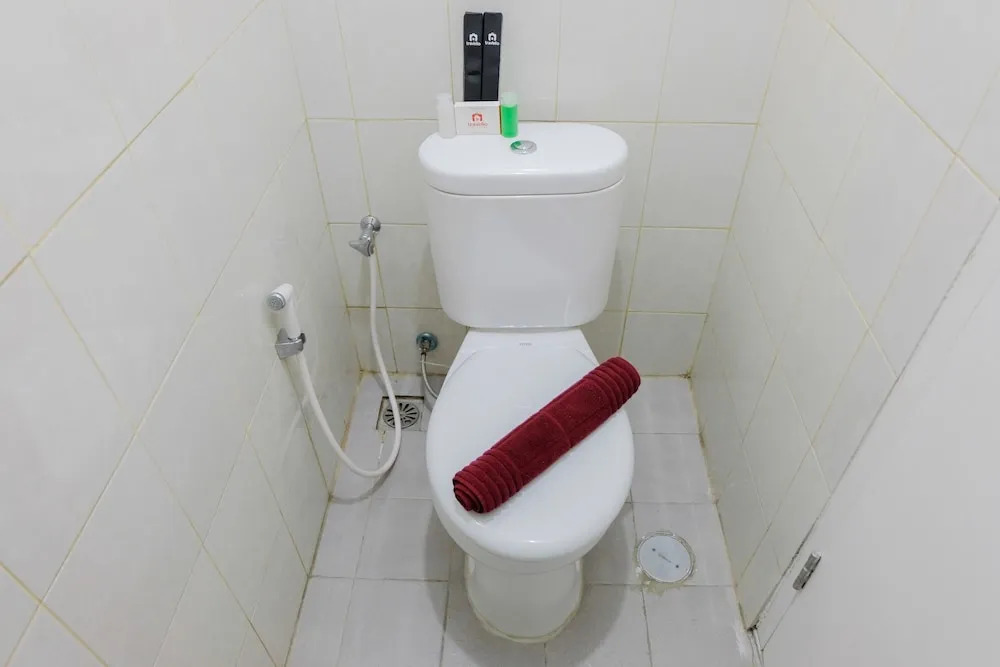 Simple Studio Room at Poris 88 Apartment