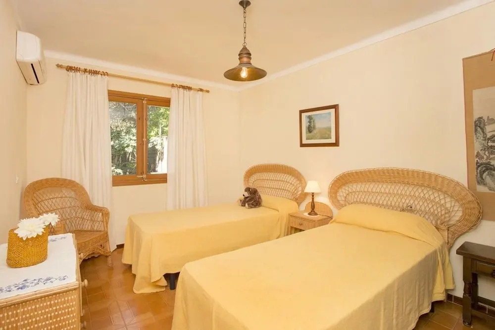 Villa - 4 Bedrooms with Pool and WiFi - 103158