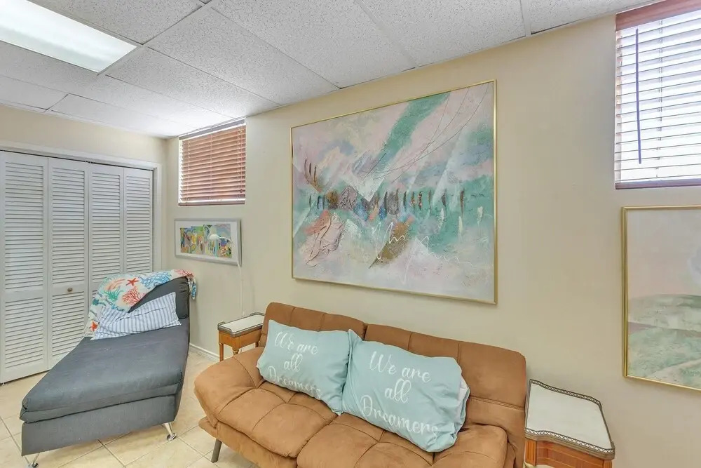 Relax At The Retreat On 62nd Street 2 Bedroom Apts by Redawning
