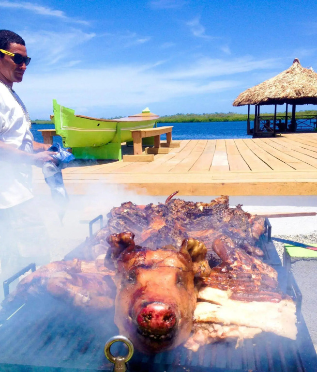 The Venue - Utila