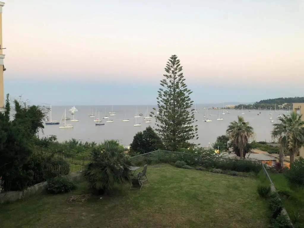 Classy lux apt w/ sea view, garden, parking
