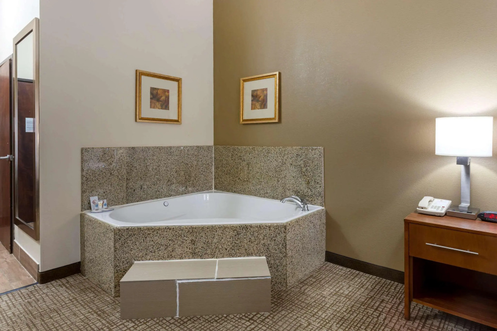 Springplace Inn & Suites