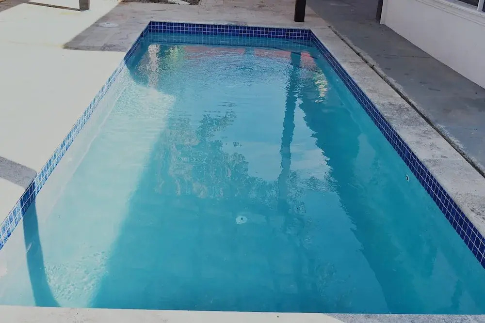Family Luxury home with Pool in McAllen near by hospitals and stores