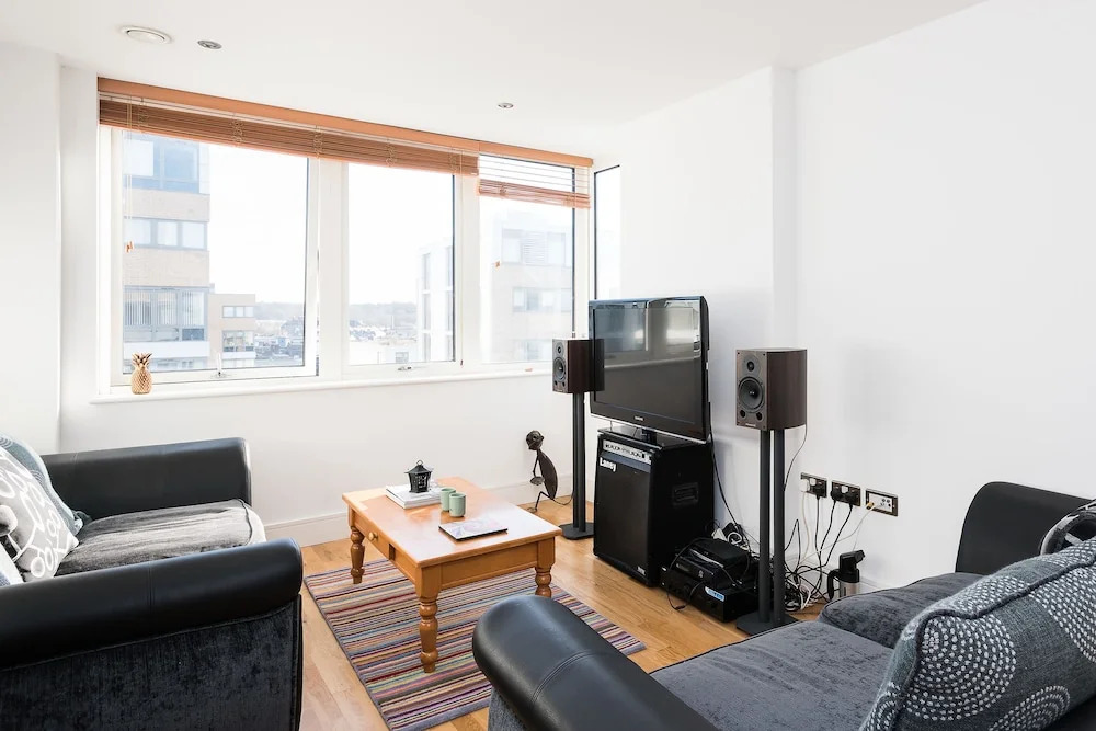 Modern Muscians 2BR Flat in Greenwich