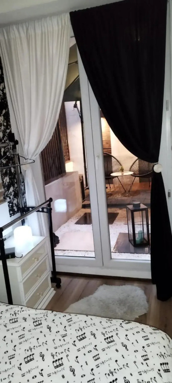 Studio Apartman Black & White Centar Sarajevo free parking