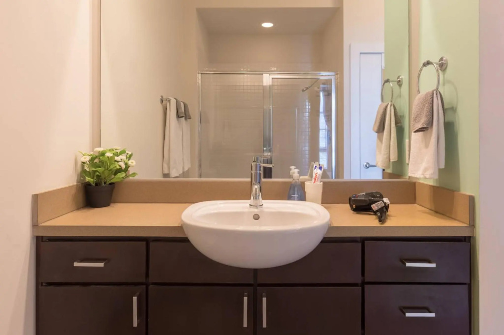 Apartment 10 Min Walk to Epicenter with Wifi