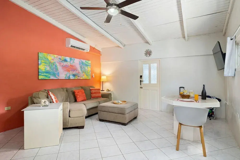 Sleeps 12 Spacious Private Pool Great Location