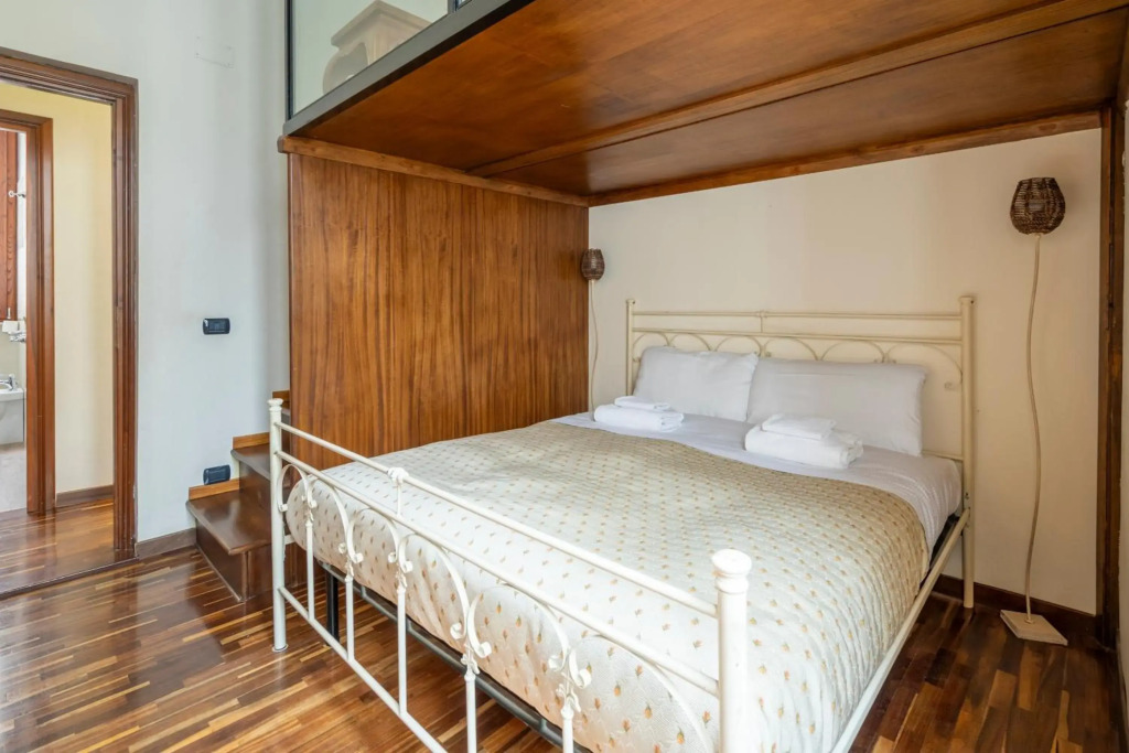 Rhona's Apartment