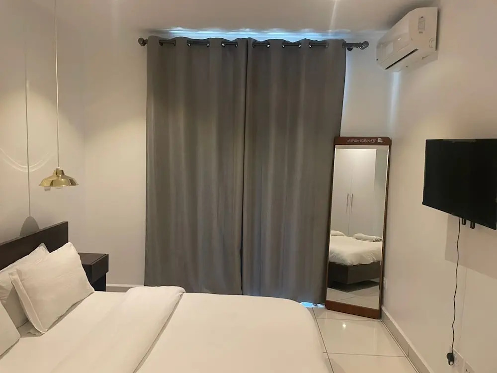 R&P Suites at Embassy Gardens