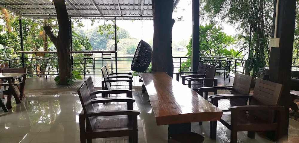 T & T Hostel Kanchanaburi