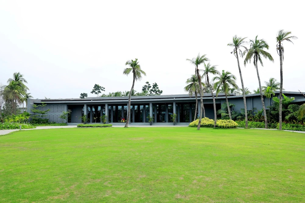 Holiday Inn Resort Kolkata NH6