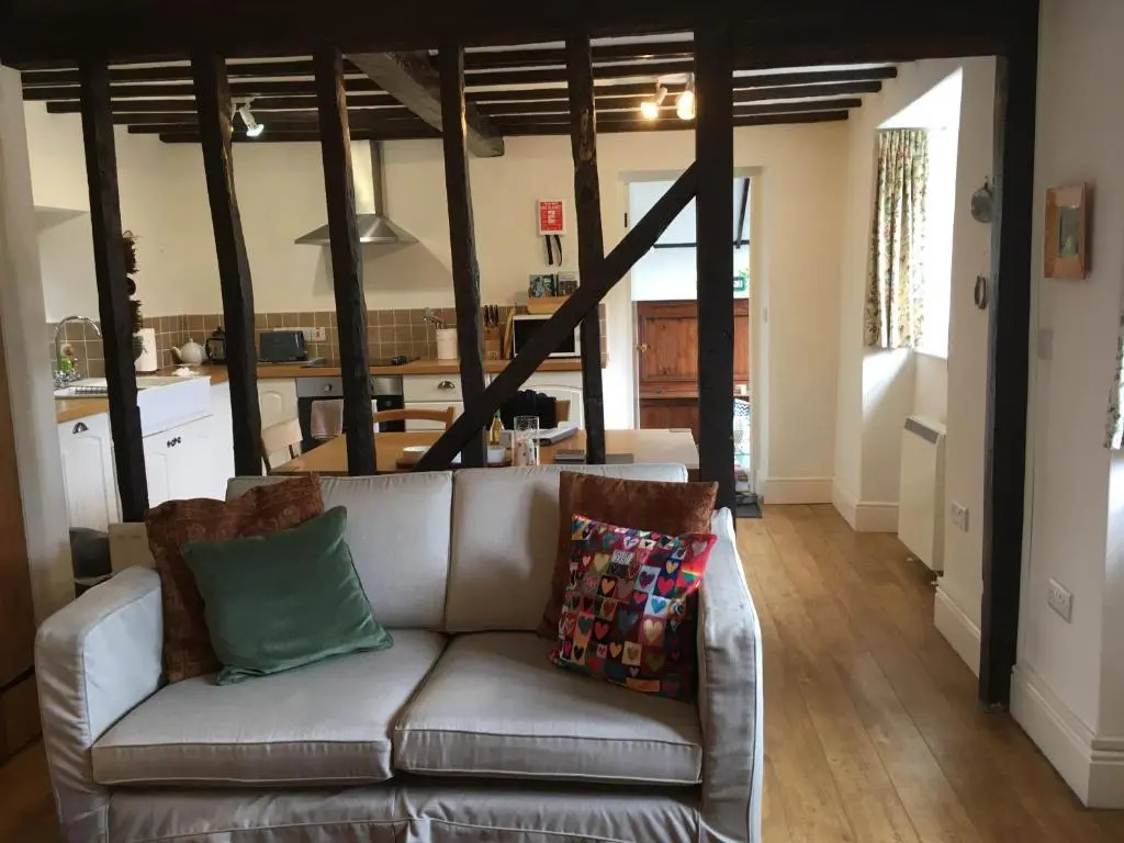 200 year old Gardeners cottage, Mid Wales