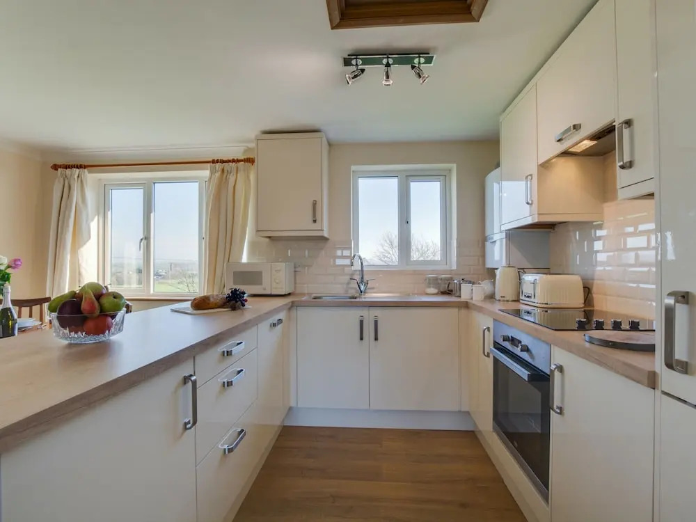 Spacious and Comfortable Holiday Home With Large Private Garden, Near the Beach