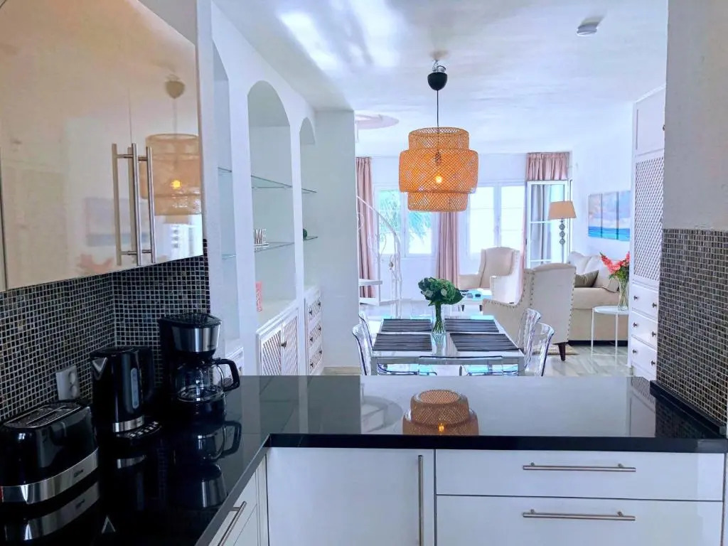 Playa Lucera - Fantastic 3 bedroom front line beach duplex apartment with open sea views from its 2 terraces between Fuengirola and Marbella - Costa del Sol - CS160
