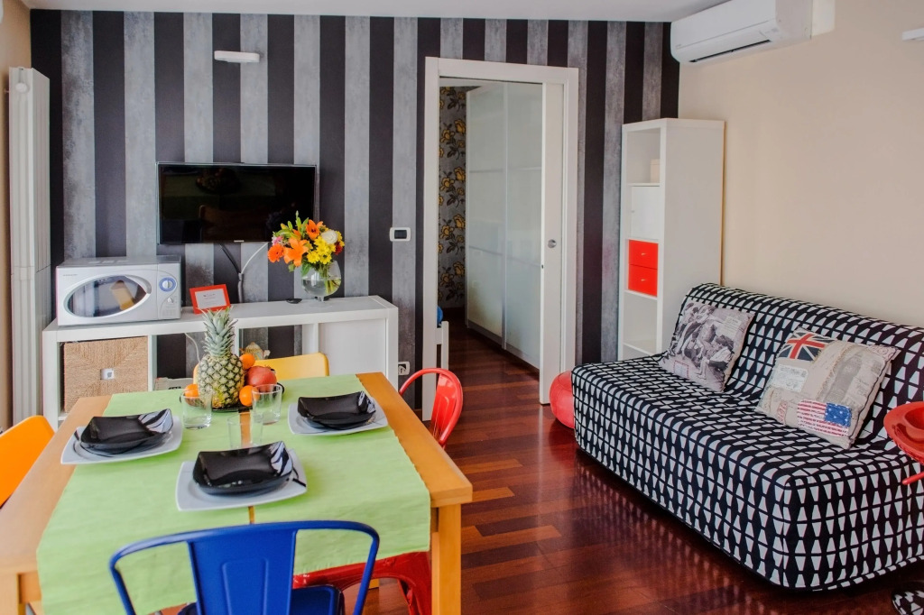 Shopping Deangeli Apartment - Hintown