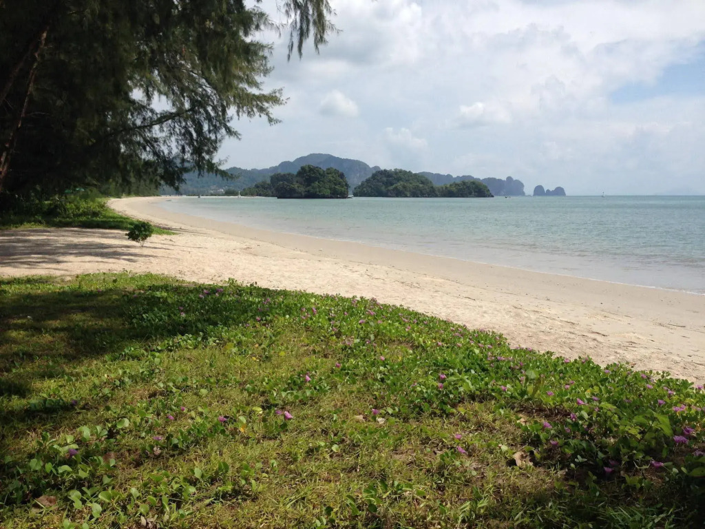 Sand Beach Bungalow