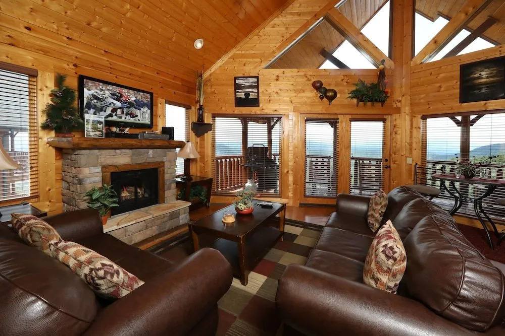Up Up and Away 2 Br cabin by RedAwning