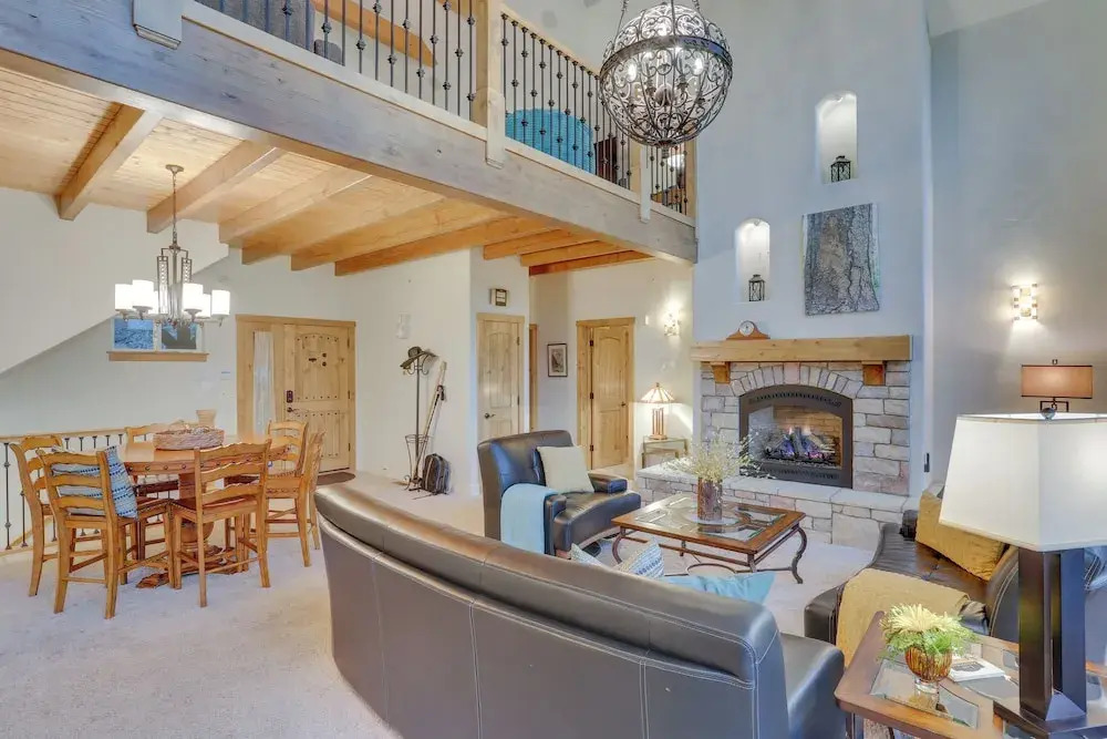 Beautiful Lake Arrowhead Cabin w/ EV Charger
