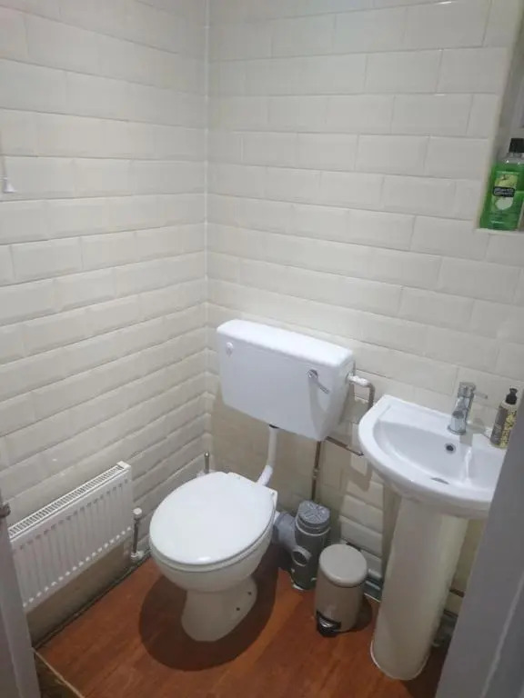 8A Kenilworth Road