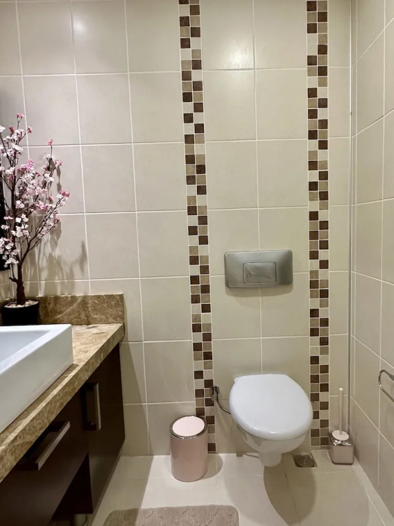 Wonderful 3 bed Duplex in Sought After Prime Community