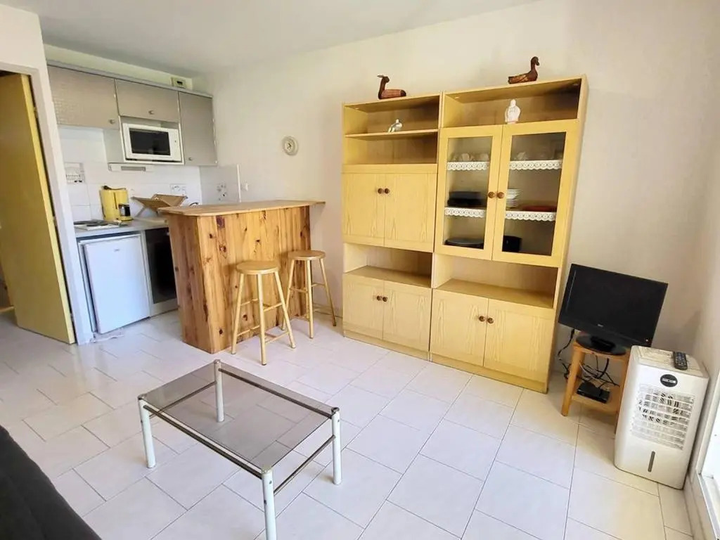 Studio Six-Fours-les-Plages, 1 pièce, 4 personnes - FR-1-316-43