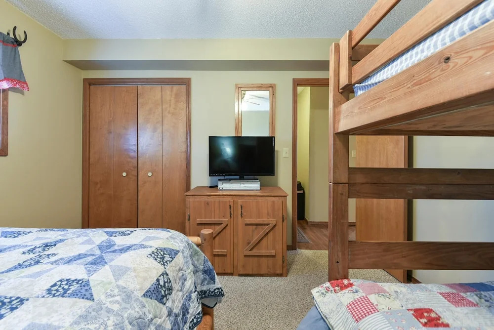 Westcreek Ranch @ Notch - NO Stairs! 2 Pools, Fishing Lake, 1 Mile to Sdc!